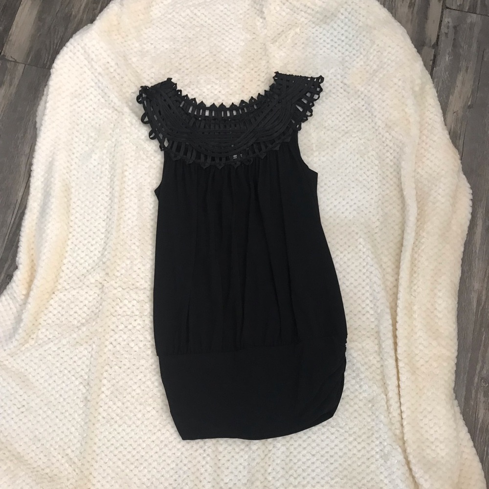EUC Large black sleeveless shirt.  Lace design.